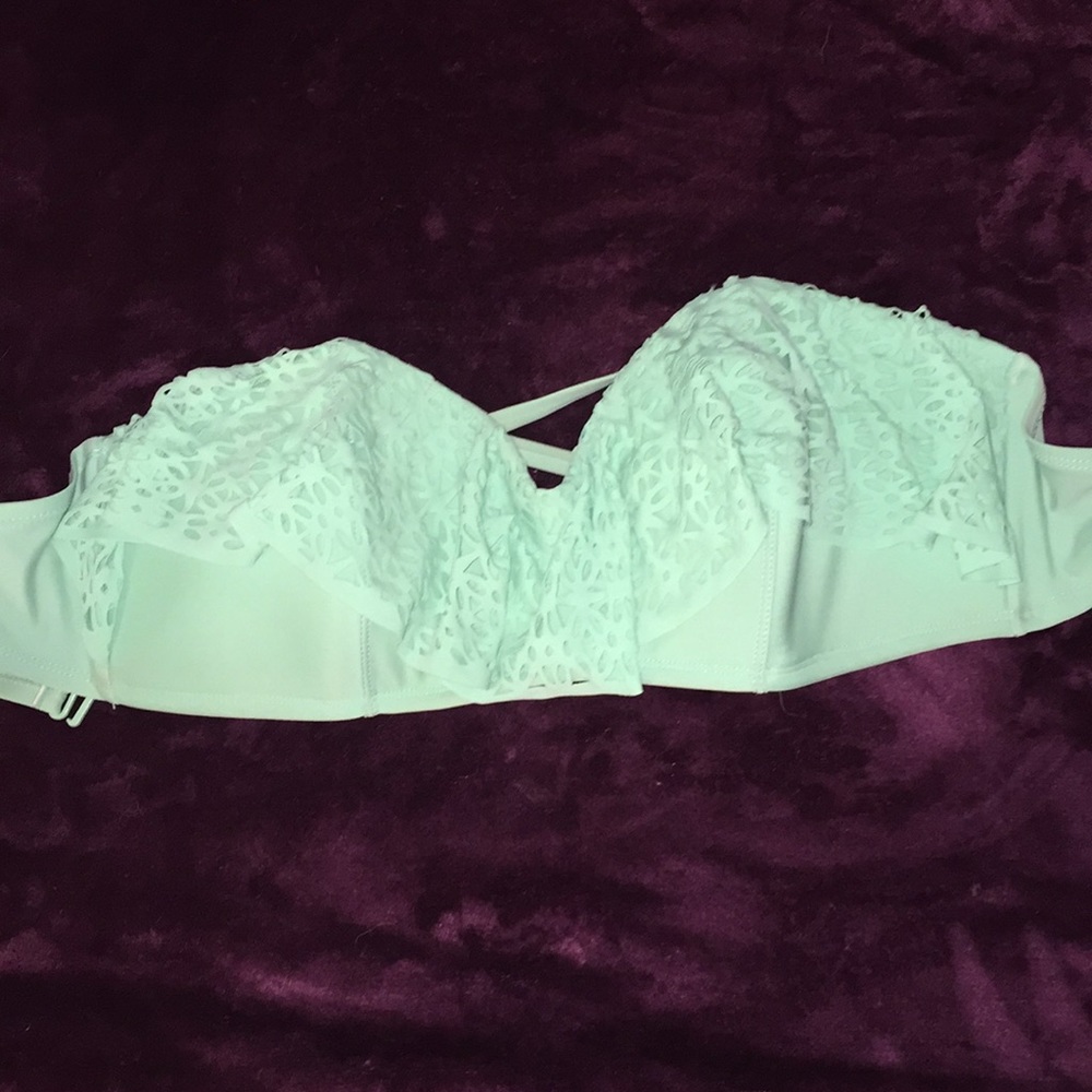 Bathing suits - Picture 5 of 5